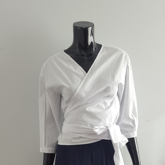 Kensie White Wrap Top Size S. (J) - Picture 2 of 3